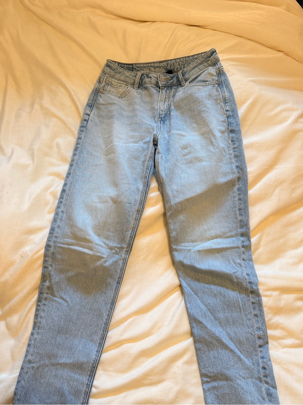 American Eagle Mom Jeans Blue Breeze